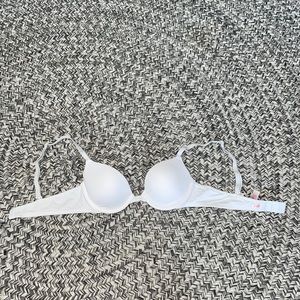 PINK Victoria’s Secret White 32AA Bra